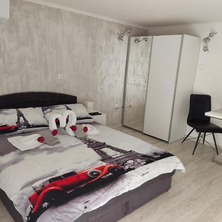 App Noel Apartment Lucija Exterior photo