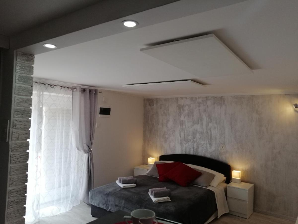App Noel Apartment Lucija Exterior photo